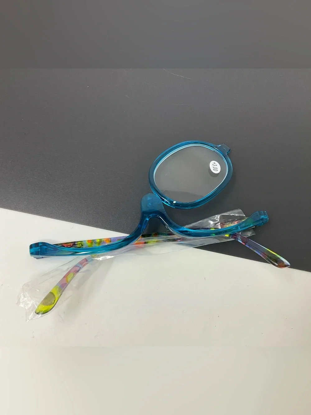 Make up reading glasses +3.00